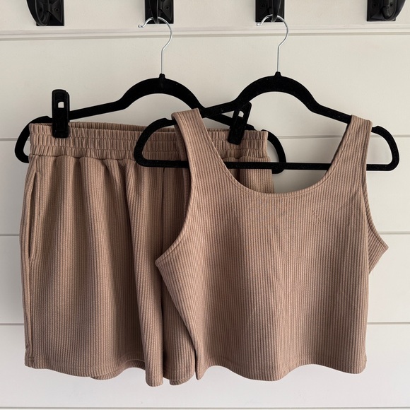 Pants - Ribbed Tank Top and Shorts Set in Mocha, Size Large